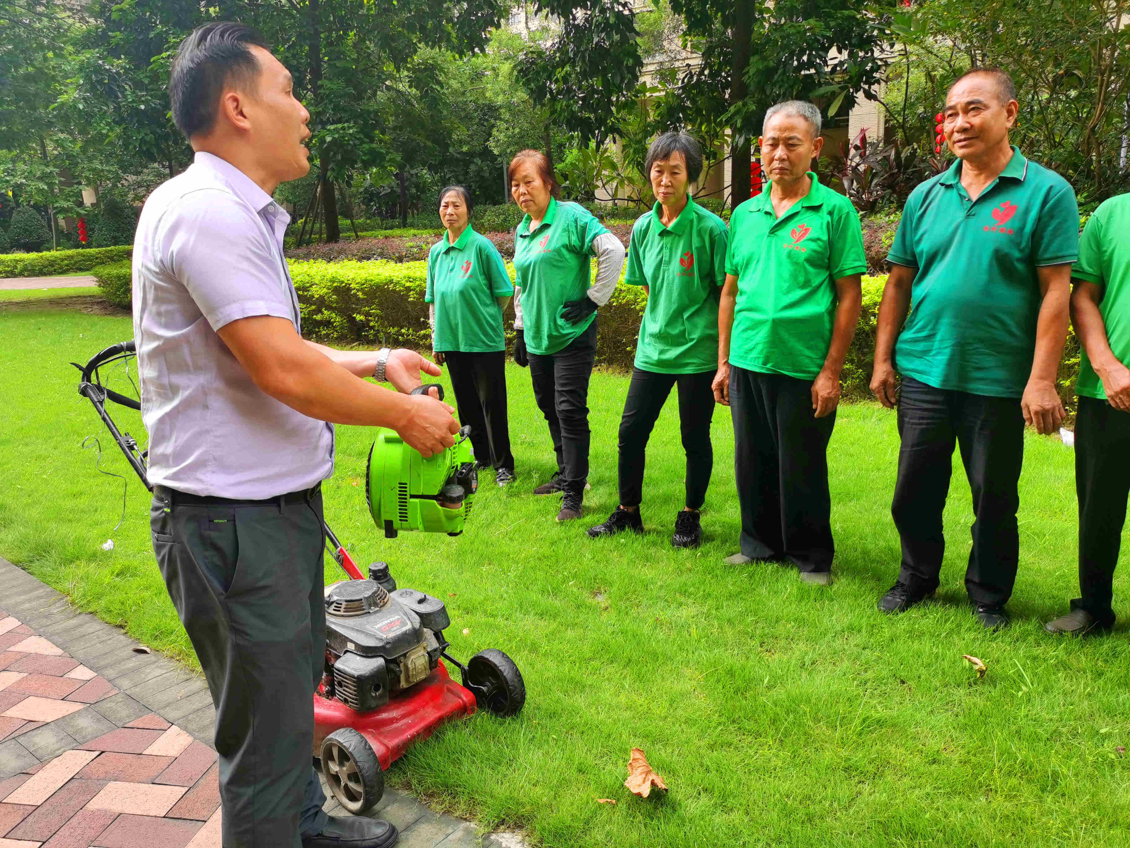 小区绿化养护机械操作要求